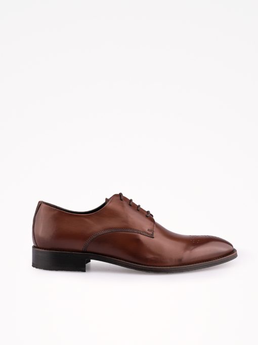 SAPATO DERBY CLÁSSICO TOSCANINI EM PELE COM PERFURADO DE ATACADOR COM CAP TOE E SOLA EM COURO