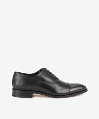 SAPATO OXFORD CLÁSSICO TOSCANINI EM PELE DE ATACADOR COM CAP TOE E SOLA EM COURO