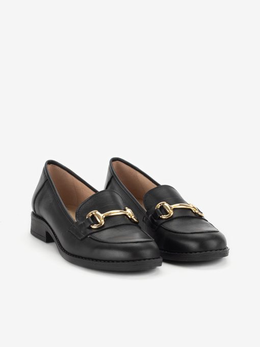 SAPATO LOAFER EM PELE COM APLICAÇÃO METÁLICA - Image 2