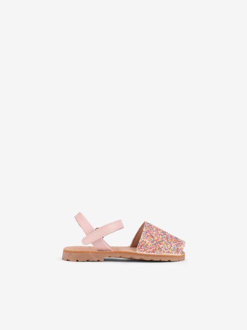 SANDÁLIA RASA ESTILO MENORQUINA EM GLITTER COMBINADO COM TIRA DE VELCRO
