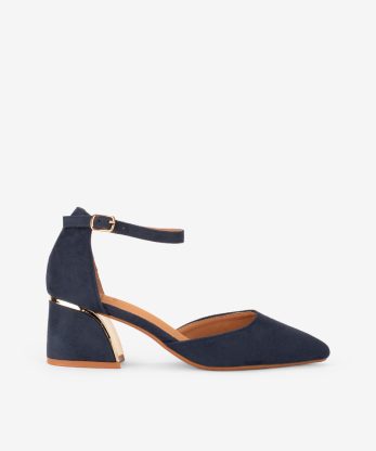 SAPATO PUMP ABERTO LATERAL DE TACÃO COM FORMA PONTIAGUDA E FIVELA NO TORNOZELO