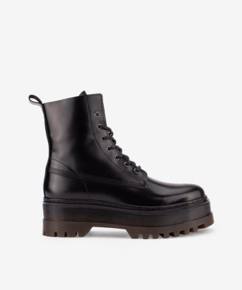 BOTA ESTILO MILITAR EM PELE POLIDA DE ATACADOR COM SOLA PLATAFORMA