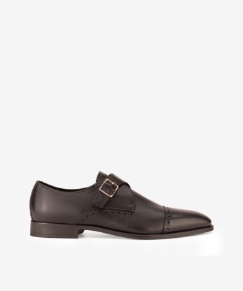 SAPATO EM PELE COM FIVELA E CAP TOE