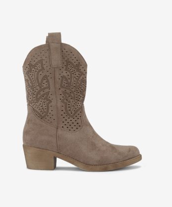 BOTA DE TACÃO ESTILO TEXANA COM CANO PERFURADO A LASER