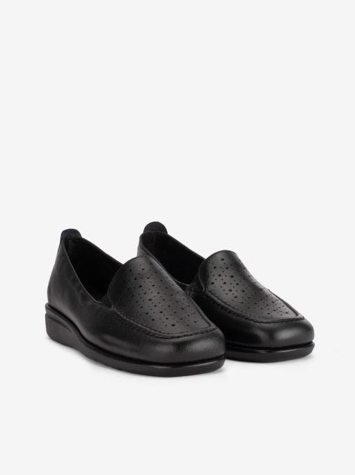 SAPATO CONFORTO EM PELE COM PERFURADO - Image 2