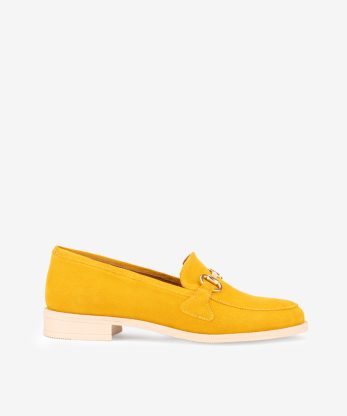 SAPATO LOAFER ESTILO MOCASSIM EM CROUTE CAMURÇA COM APLICAÇÃO