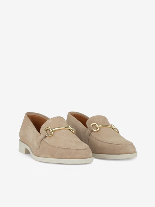 SAPATO LOAFER ESTILO MOCASSIM EM CROUTE CAMURÇA COM APLICAÇÃO - Image 6