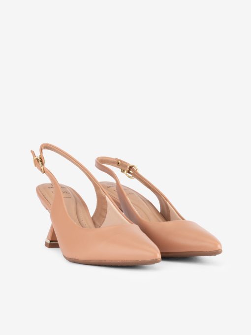 SAPATO PUMP SLING BACK EM FORMA PONTIAGUDA COM DETALHE METÁLICO NO SALTO - Image 2