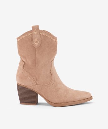 BOTIM DE TACÃO ESTILO TEXANA COM DETALHES BORDADOS