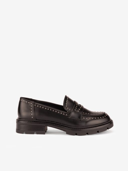 SAPATO LOAFER ESTILO MOCASSIN COM TACHAS