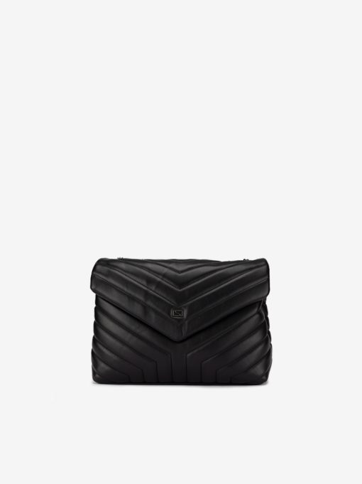 CLUTCH ACOLCHOADA COM ALÇA TIRACOLO EM CORRENTE METÁLICA