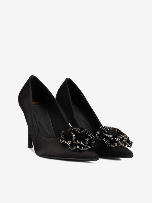 SAPATO STILETTO EM CETIM COM APLICAÇÃO - Image 2