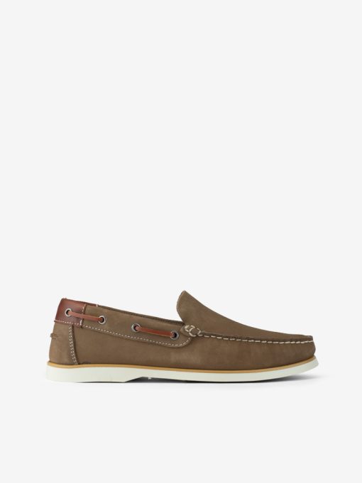 SAPATO DE VELA SLIP ON EM PELE NOBUCK COM COSTURA MANUAL - Image 3