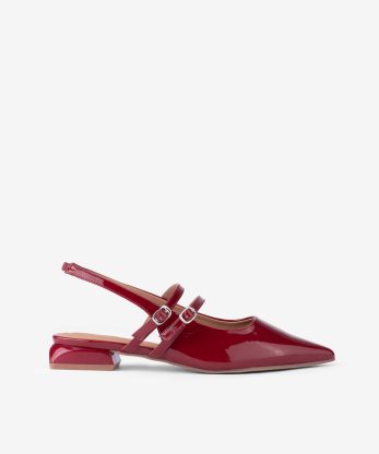 SAPATO SLING BACK MARY JANE EM VERNIZ DE TACÃO RASO COM FORMA PONTIAGUDA
