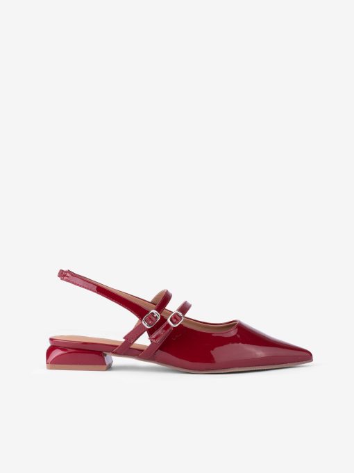 SAPATO SLING BACK MARY JANE EM VERNIZ DE TACÃO RASO COM FORMA PONTIAGUDA