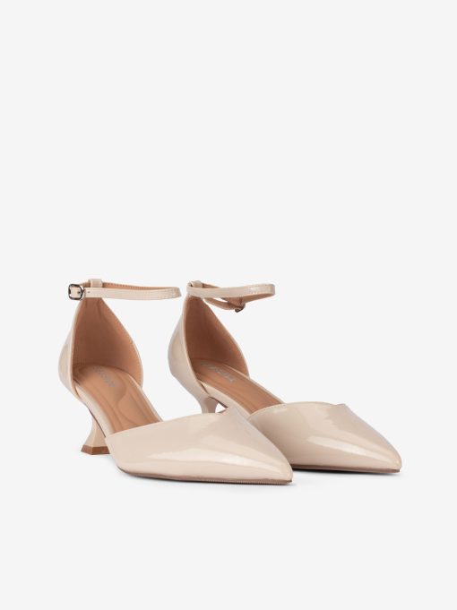 SAPATO PUMP ABERTO LATERAL EM VERNIZ COM FIVELA NO TORNOZELO - Image 2