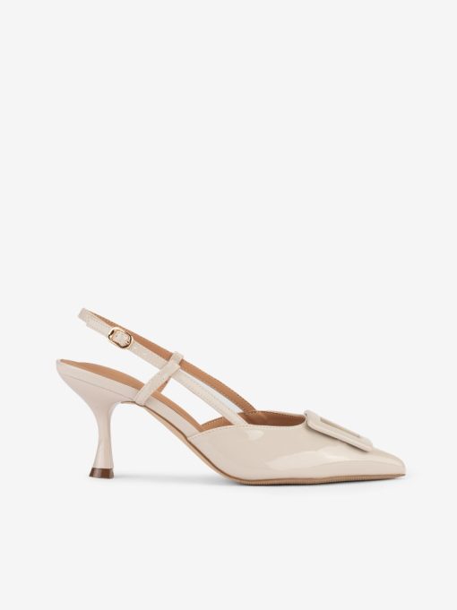 SAPATO SLING BACK EM VERNIZ DE SALTO COM FORMA PONTIAGUDA