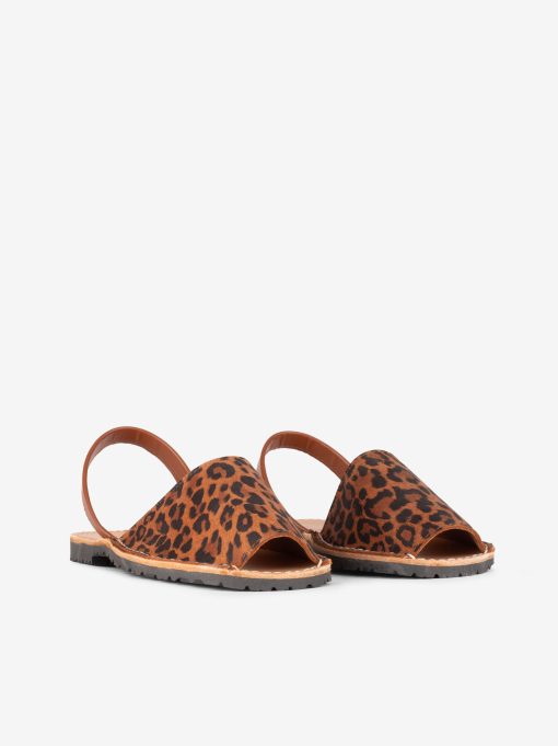 SANDÁLIA RASA ESTILO MENORQUINA EM PELE ANIMAL PRINT LEOPARDO - Image 2