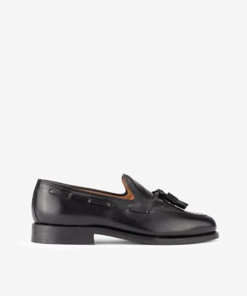 SAPATO LOAFER ESTILO MOCASSIN EM PELE DE BERLOQUES COM SOLA DE COURO GOODYEAR WELTED