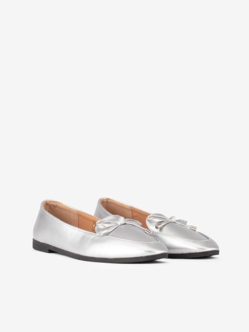 SAPATO LOAFER ESTILO MOCASSIN METALIZADO COM LAÇO - Image 2