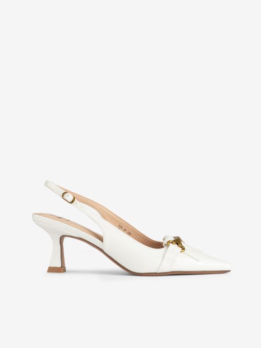 SAPATO PUMP SLING BACK EM VERNIZ DE SALTO COM APLICAÇÃO METÁLICA