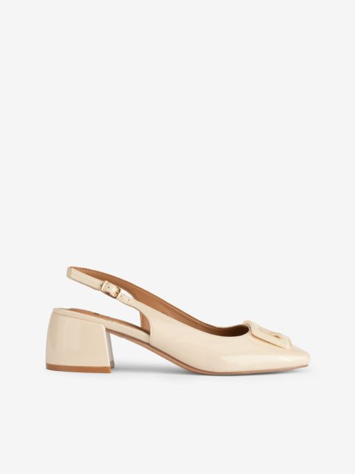 SAPATO PUMP SLING BACK EM VERNIZ DE TACÃO COM APLICAÇÃO