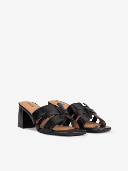 SANDÁLIA MULE DE TACÃO COMBINADA COM ESTAMPADO EM PEÇAS SOBREPOSTAS DE FORMA QUADRADA - Image 2
