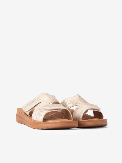 SANDÁLIA RASA DE VELCRO COM SOLA FLEX - Image 2