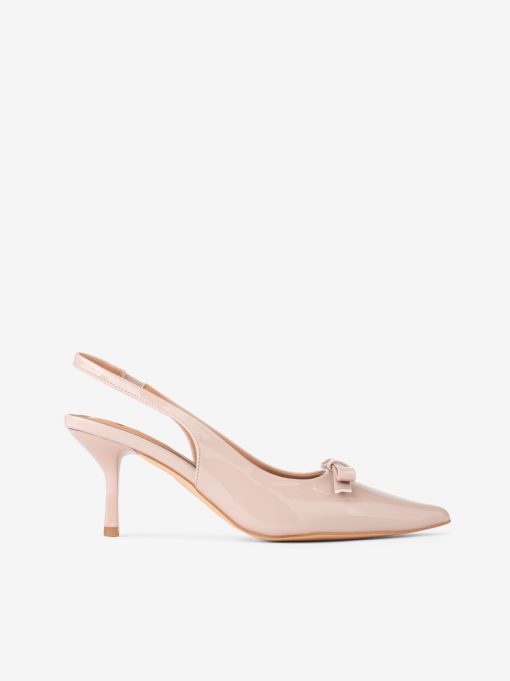 SAPATO SLING BACK EM VERNIZ DE SALTO COM APLICAÇÃO DE LAÇO