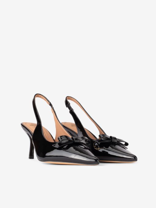 SAPATO SLING BACK EM VERNIZ DE SALTO COM APLICAÇÃO DE LAÇO - Image 4