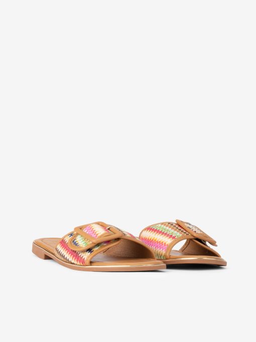 SANDÁLIA RASA EM RÁFIA MULTICOLOR COM DETALHE METÁLICO NA SOLA - Image 2