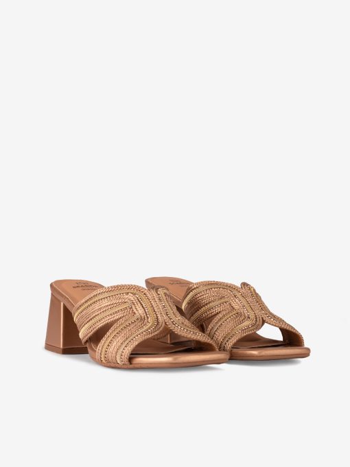 SANDÁLIA MULE METALIZADA DE TACÃO COM APLICAÇÕES - Image 4