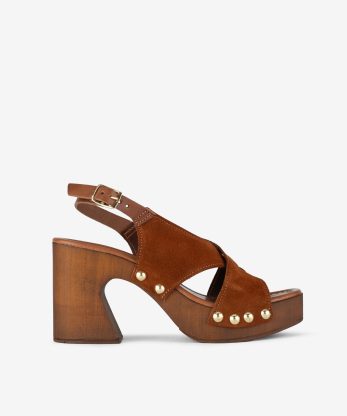 SAPATO PUMP METALIZADO DE SALTO COM FORMA PONTIAGUDA