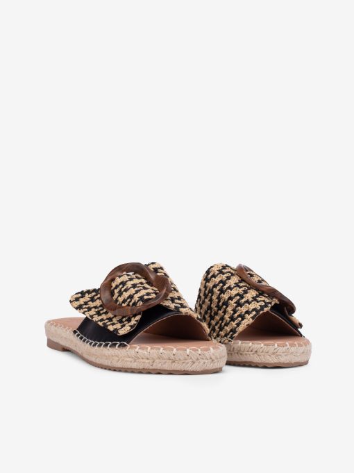 SANDÁLIA MULE EM RÁFIA COMBINADA COM APLICAÇÃO EM SOLA DE CORDA - Image 2