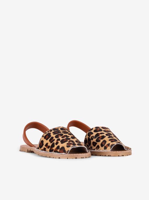 SANDÁLIA RASA EM PELE ESTAMPADA LEOPARDO - Image 2