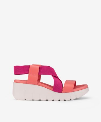 SANDÁLIA COMBINADA MULTICOLOR COM ELÁSTICOS CRUZADOS EM SOLA DE CUNHA