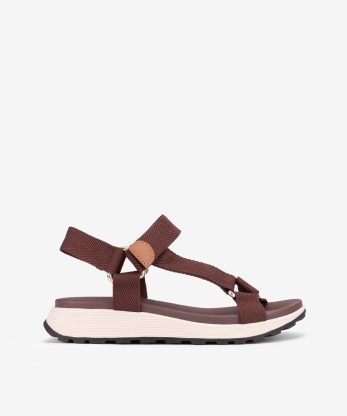 SANDÁLIA COM FITAS DE VELCRO EM SOLA DESPORTIVA