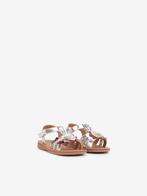 SANDÁLIA METALIZADA DE VELCRO COM APLICAÇÃO - Image 2