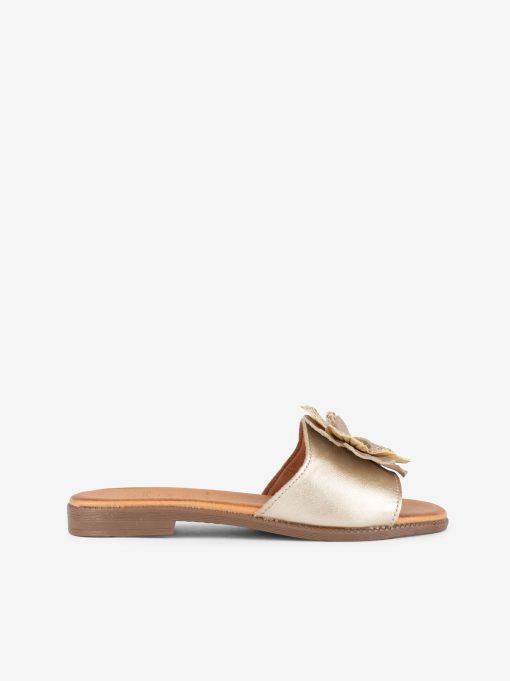CHINELO COM APLICAÇÃO DE FLOR EM CROUTE CAMURÇA