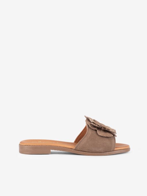 CHINELO COM APLICAÇÃO DE FLOR EM CROUTE CAMURÇA - Image 5