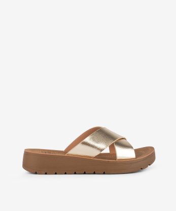CHINELO METALIZADO COM TIRAS CRUZADAS EM SOLA FLEX CONFORTO