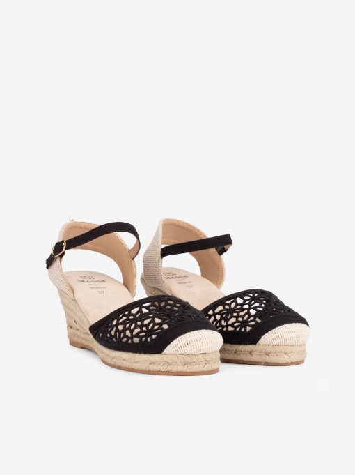 SANDÁLIA EM CUNHA DE CORDA ESTILO VALENCIANA COM DETALHES BORDADOS PERFURADOS - Image 2