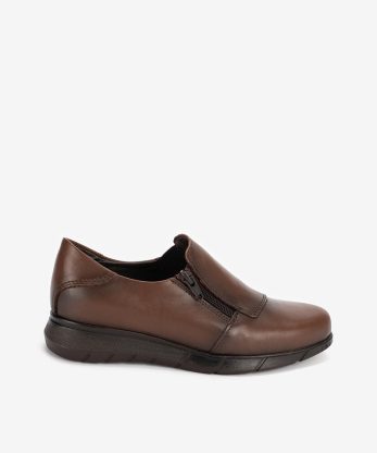 SAPATO EM PELE SLIP ON