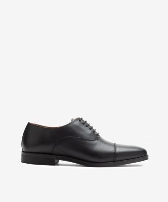 SAPATO OXFORD EM PELE DE ATACADOR COM CAP TOE