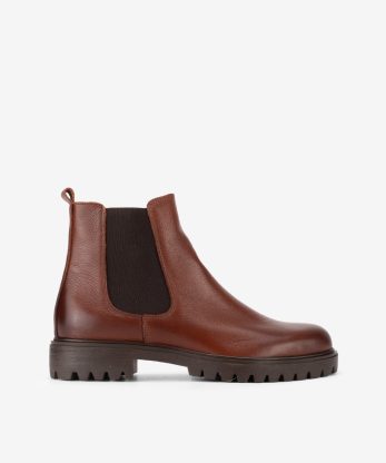 BOTA CHELSEA EM PELE COM SOLA CHUNKY DE RASTO
