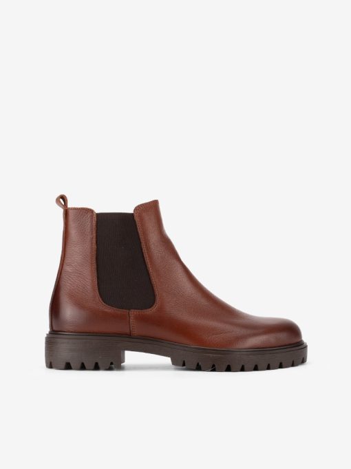BOTA CHELSEA EM PELE COM SOLA CHUNKY DE RASTO