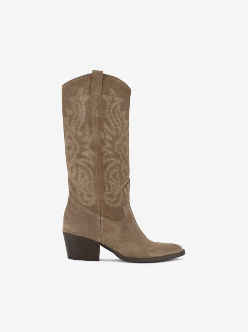 BOTA DE TACÃO ESTILO TEXANA EM CROUTE CAMURÇA COM BORDADOS