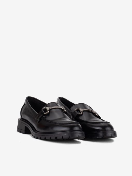SAPATO LOAFER EM PELE POLIDA COM APLICAÇÃO METÁLICA - Image 2