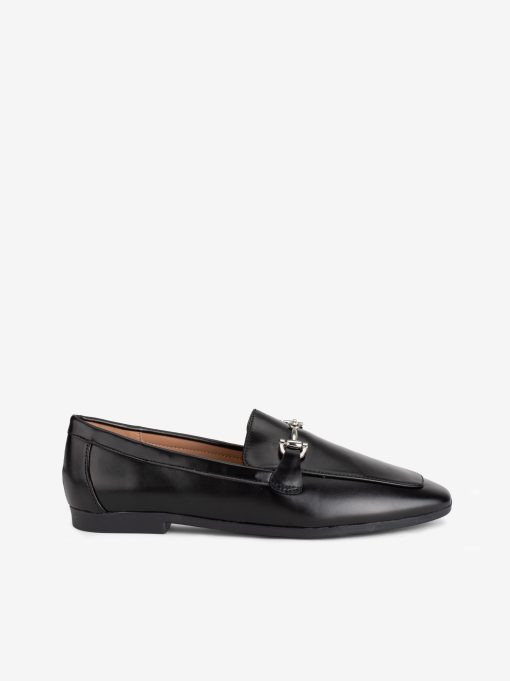 SAPATO LOAFER ESTILO MOCASSIN COM APLICAÇÃO METÁLICA