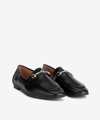 Alternative view of SAPATO LOAFER ESTILO MOCASSIN COM APLICAÇÃO METÁLICA